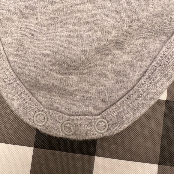 Boy Onsie- 9-12 months - Picture 3 of 4